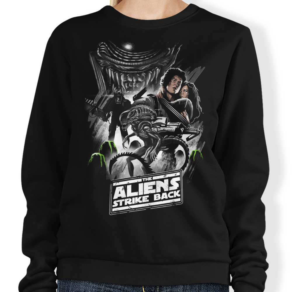 Aliens Strike Back - Sweatshirt T-Shirts, Hoodie | ZylaModa.com (Image 1)