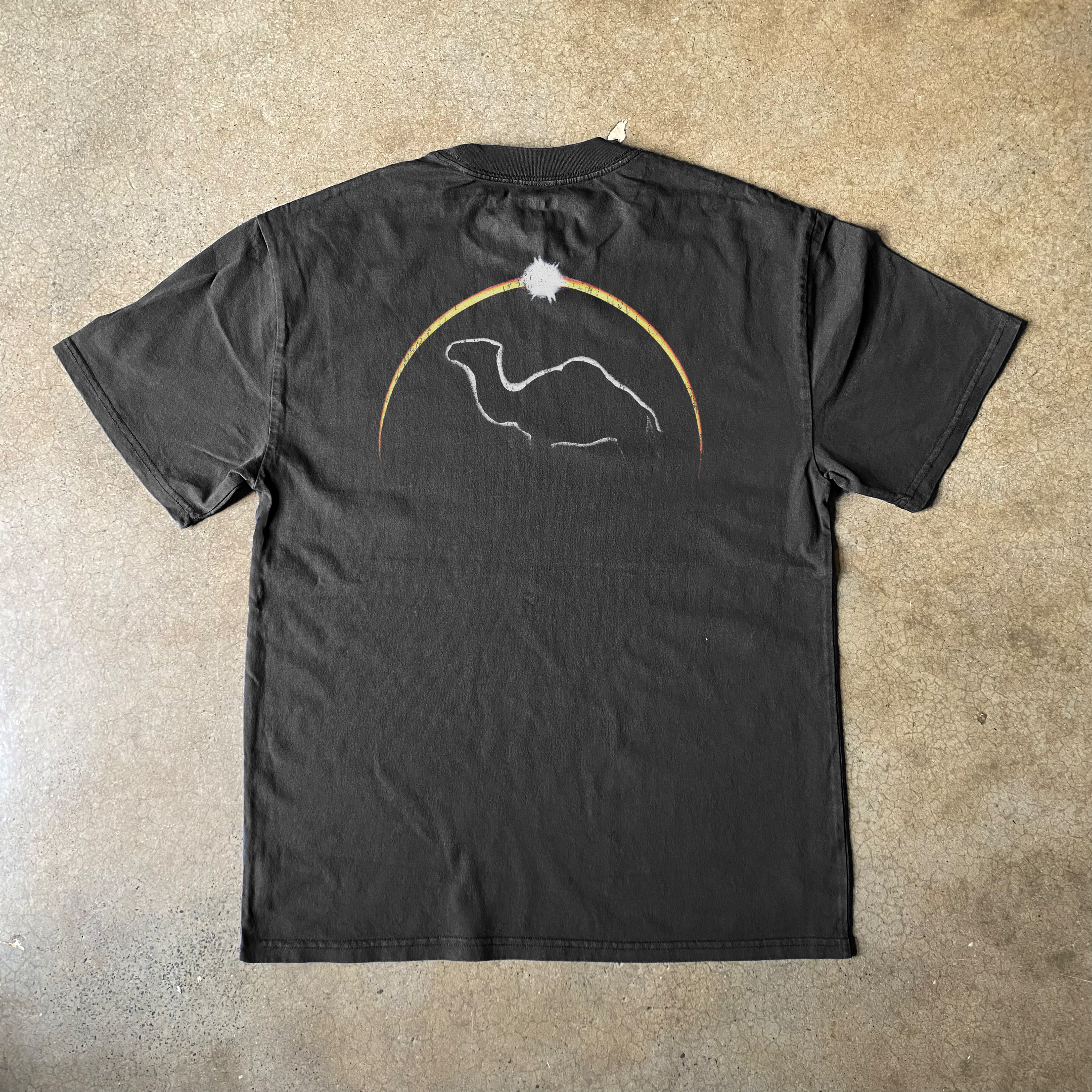 VINTAGE 1990 CAMEL POCKET GRAPHIC HEAVYWEIGHT BLACK T-SHIRT Hoodie, Sweatshirt | ZylaModa.com (Image 2)