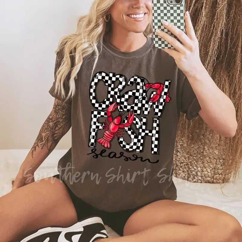 Checkered crawfished season   | pepper  comfort colors t shirt Hoodie, Sweatshirt | ZylaModa.com