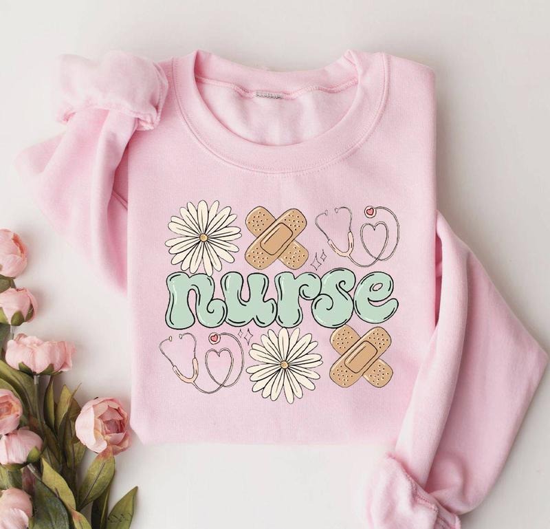 Daisy Nurse Sweatshirt, Floral Nurse Tee, Rn Or Er Nurse Shirt, Medical School Nurse Sweatshirt, Nurse Graduation Gift,...