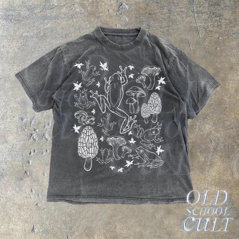 Frogs And Mushrooms Vintage Style Shirt, Retro Botanical Cottagecore Goblincore Tee, Vintage Aesthetic Nature Top, Dark...