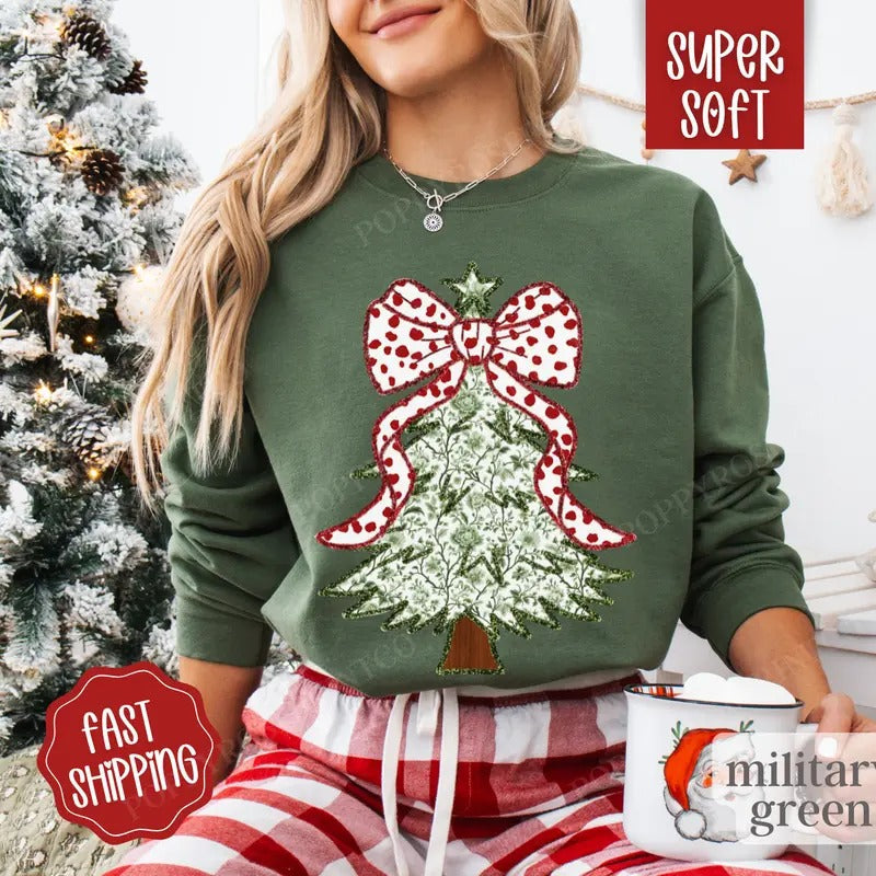 Green Floral Christmas Tree Sweatshirt, Coquette Christmas Sweater, Women's Holiday Crewneck T-Shirts, Hoodie | ZylaModa.com