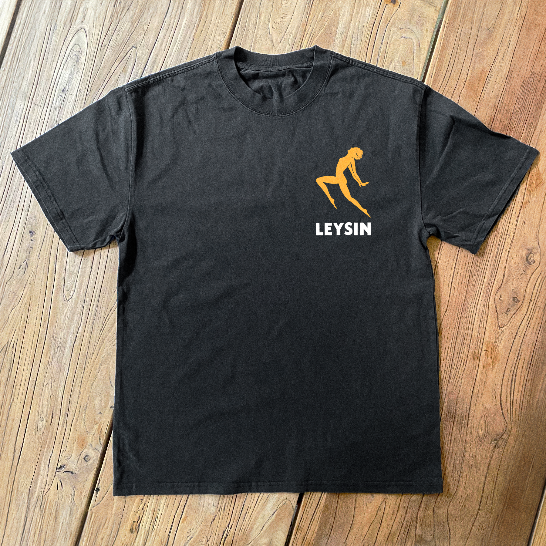 VINTAGE POSTER 'LEYSIN SWITZERLAND' BLACK HEAVYWEIGHT T-SHIRT Hoodie, Sweatshirt | ZylaModa.com (Image 1)