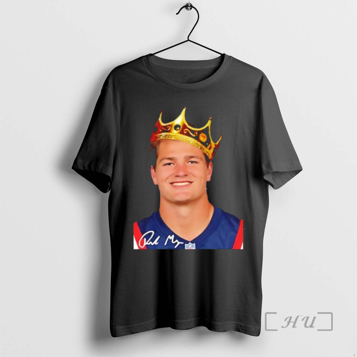 Officials The King Drake Maye New England Football Signature T-Shirts, Hoodie, Sweatshirt | ZylaModa.com