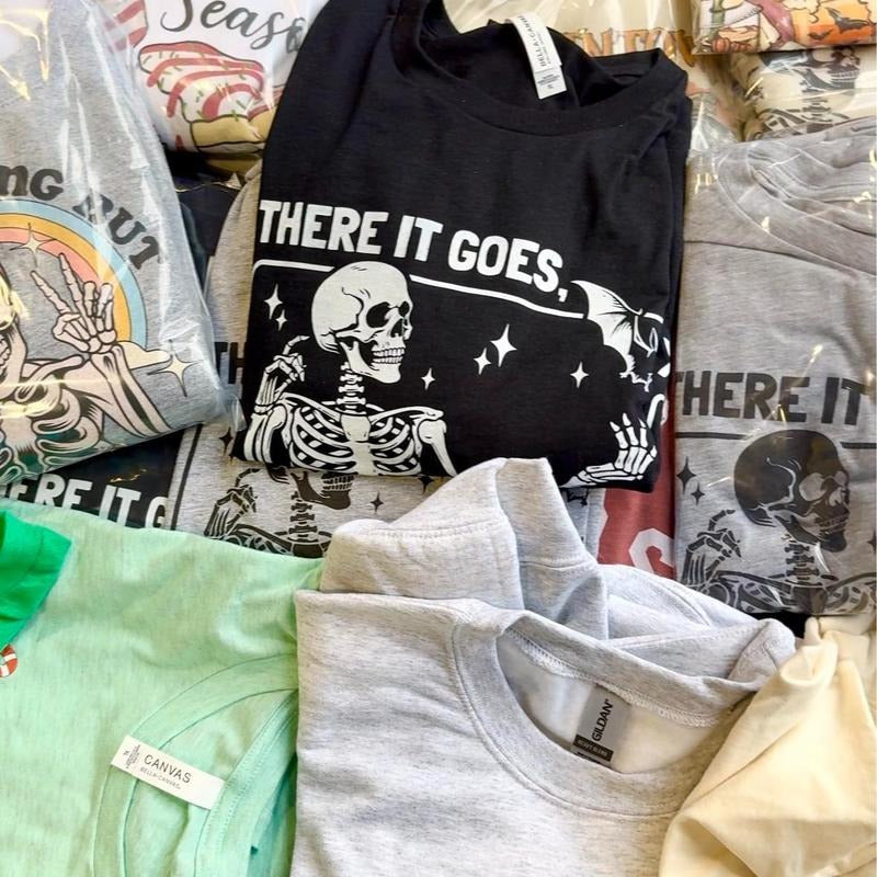 Overstock Comfort Colors T-Shirts and Sweatshirts, Discounted Items Hoodie | ZylaModa.com