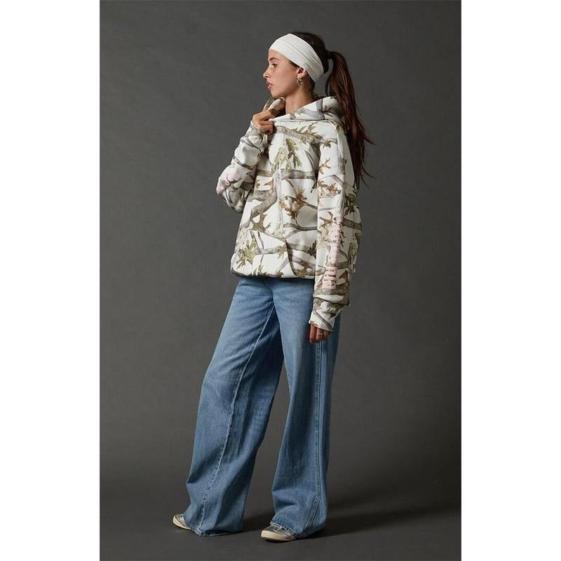 PacSun Women's Bella Micro Crop Sweatshirt - Casual Pullover Cropped Boxy Fitted Long Sleeve Shirt Hoodie | ZylaModa.com