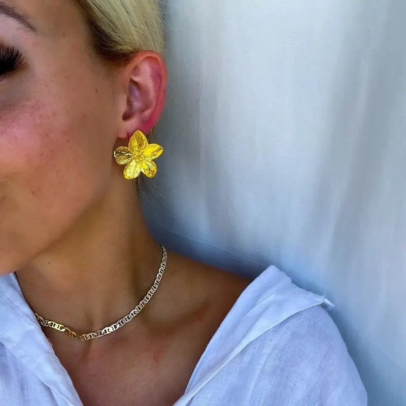 The Virginia Earrings *Final Sale* T-Shirts, Hoodie, Sweatshirt | ZylaModa.com