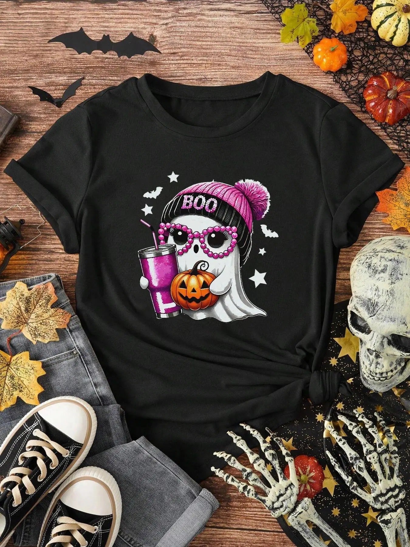 Women's Ghost Print Round Neck Graphic Tee, Vintage Trendy Casual Halloween Themed Short Sleeve T-shirt for Daily Wear,...