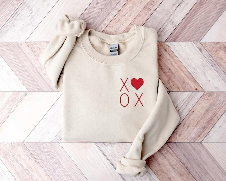 XOXO Heart Sweatshirt, Valentine Sweatshirt, Women Love  Cute Crewneck, Cute Valentine Shirt, Valentines  Hoodie and...