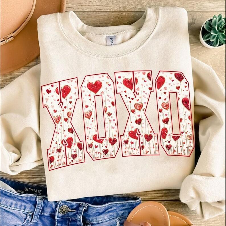XOXO Valentine's day Sweatshirt Heart , Valentine's Day , Valentine bow  , Heart xoxo ,  files T-Shirts, Hoodie