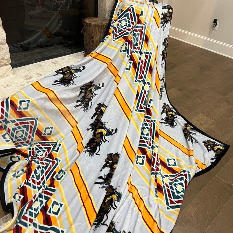 ZThe Janice Oversized Blanketi T-Shirts, Hoodie, Sweatshirt | ZylaModa.com