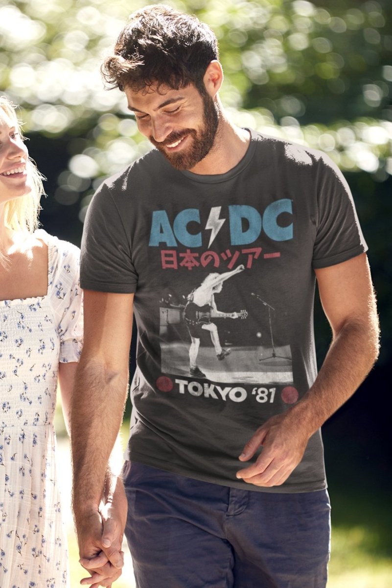 AC/DC - Tokyo '81 T-Shirt Hoodie, Sweatshirt | ZylaModa.com (Image 1)