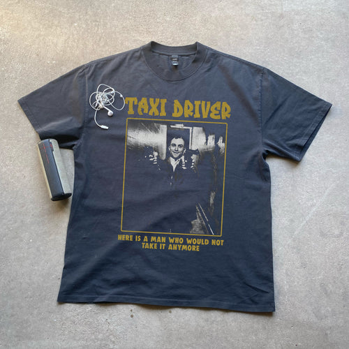 90S ROBERT DE NAIRO 'TAXI DRIVER' HEAVYWEIGHT BLACK T-SHIRT Hoodie, Sweatshirt | ZylaModa.com (Image 1)