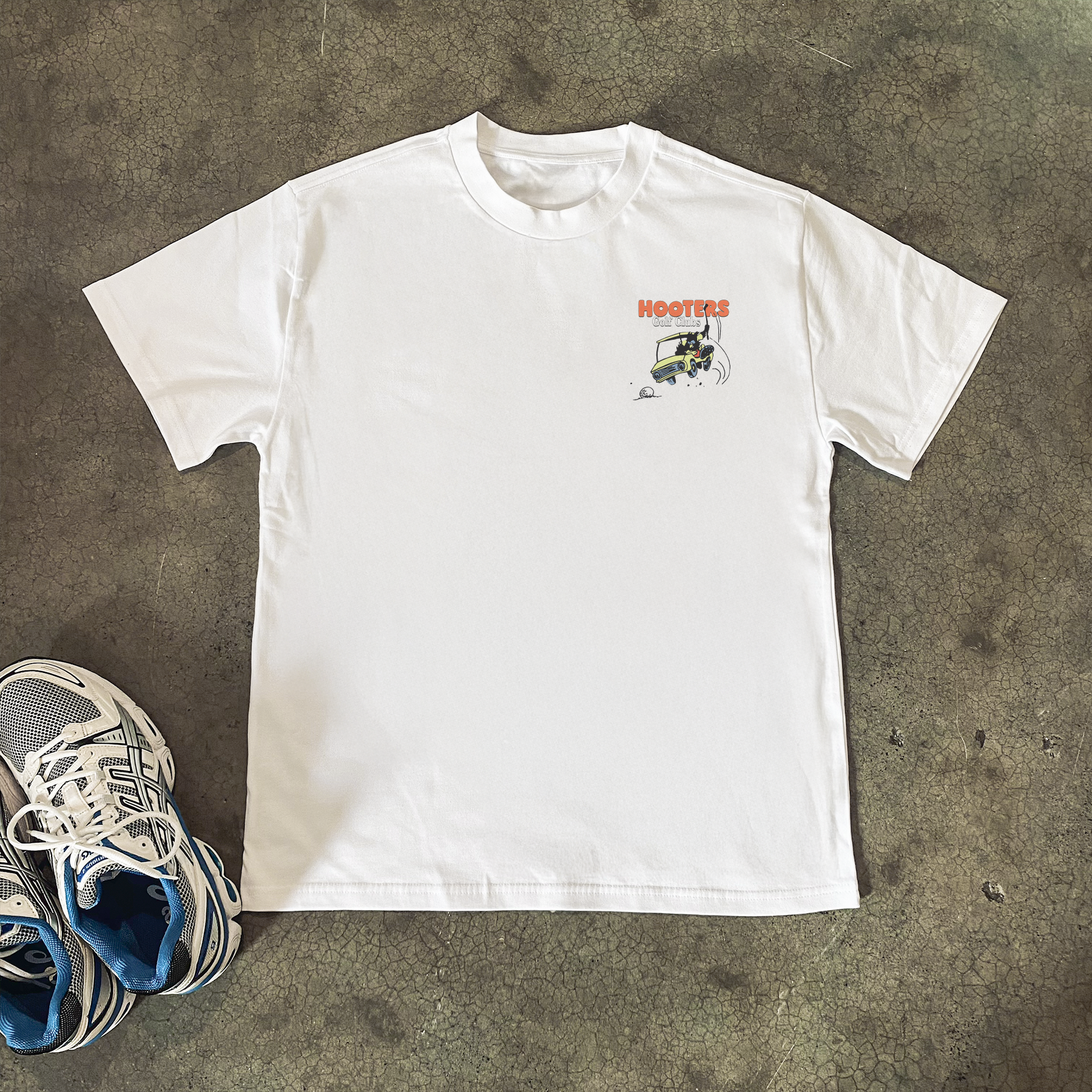 90s 'HOOTERS GOLF CLUB' HEAVY WHITE T-SHIRT Hoodie, Sweatshirt | ZylaModa.com (Image 1)