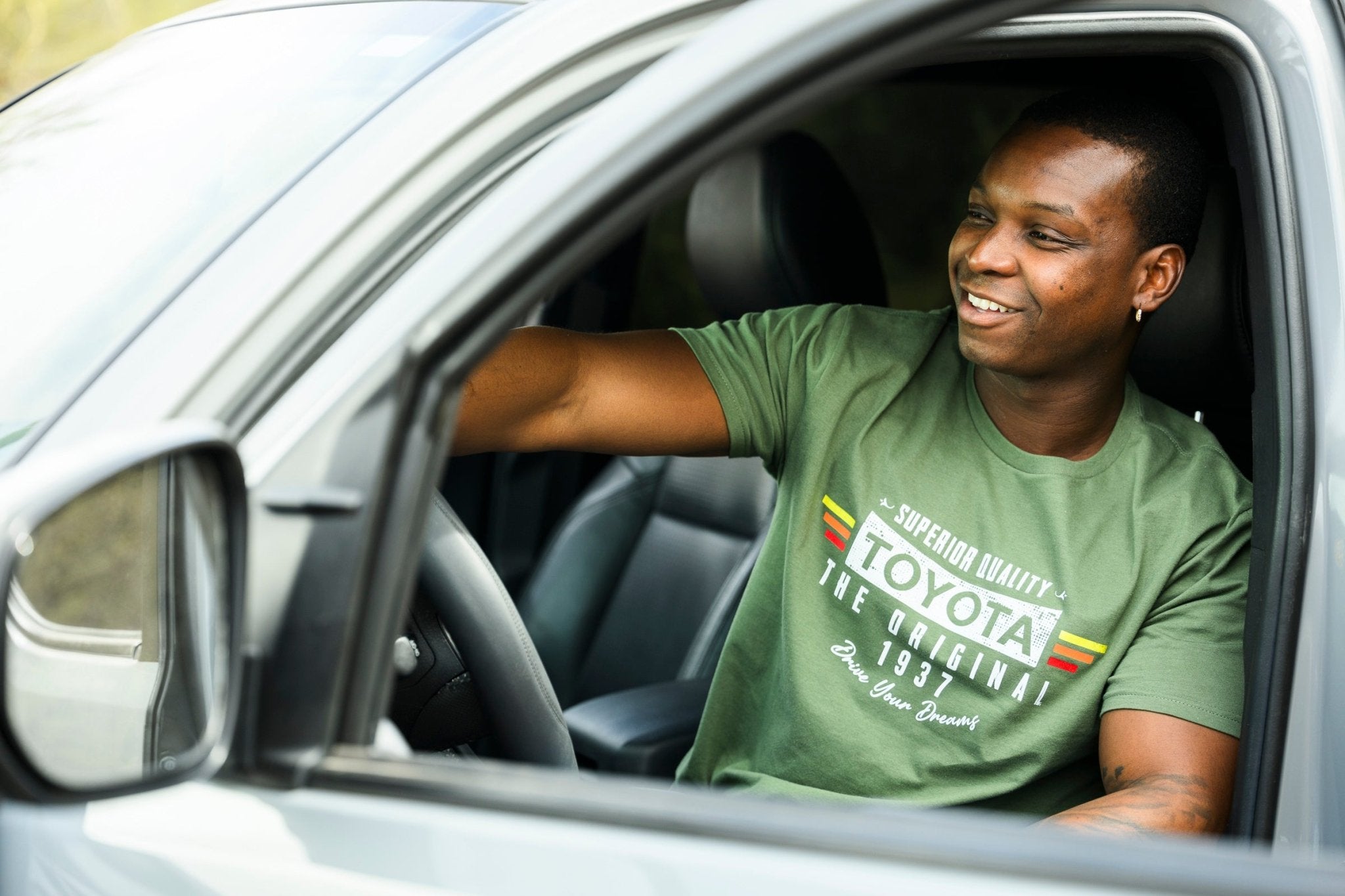 Toyota T-shirt-The Original 4x4 Drive Your Dreams Hoodie, Sweatshirt | ZylaModa.com (Image 3)