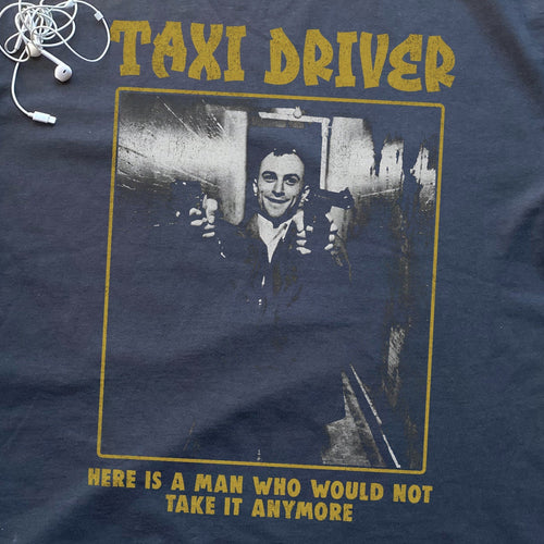 90S ROBERT DE NAIRO 'TAXI DRIVER' HEAVYWEIGHT BLACK T-SHIRT Hoodie, Sweatshirt | ZylaModa.com (Image 2)